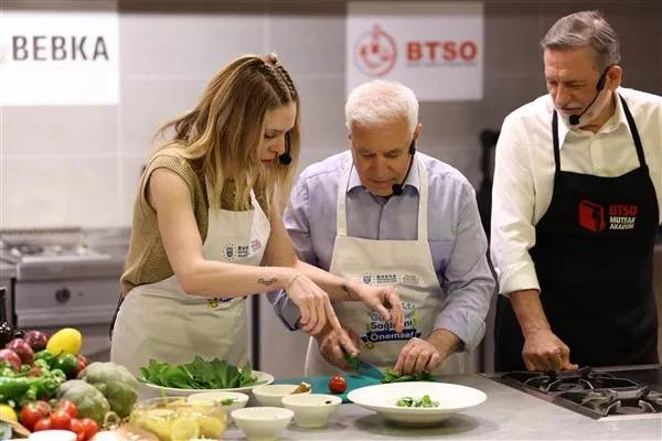 Başkan Bozbey, obezite ile mücadele için mutfağa girdi