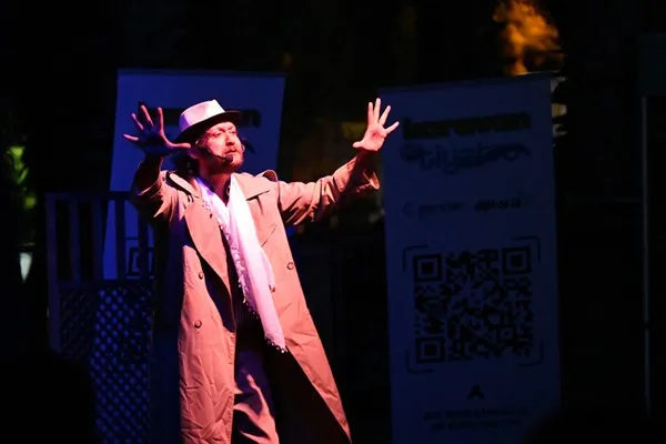 “Meraklısı İçin Öylesine Bir Hikaye” oyunu sahnelendi