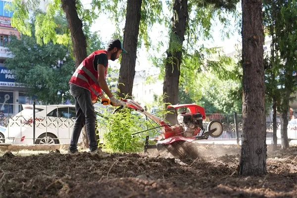 Keçiören’de park ve bahçelere estetik dokunuş