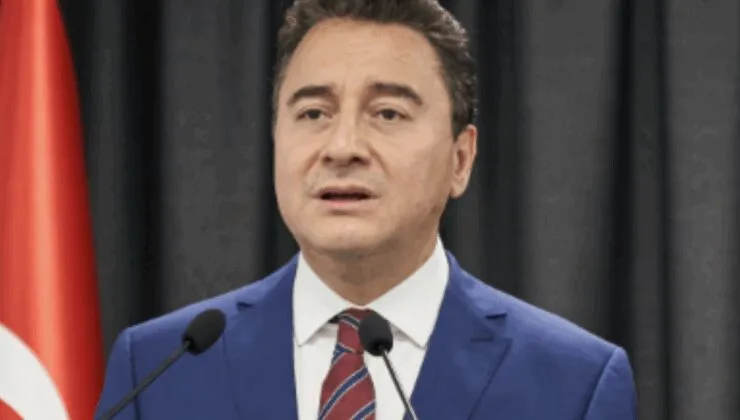 Babacan: Türkiye barış için öncü rol üstlenmeli