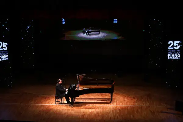 Gökhan Aybulus, Uluslararası Antalya Piyano Festivali'nde sahne aldı