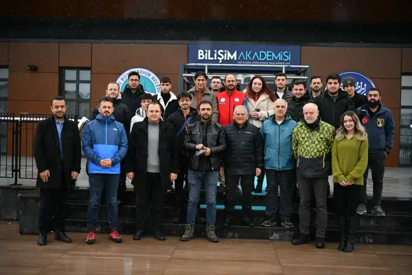 Başkan Büyükkılıç'tan Bilişim Akademisi'ne ziyaret