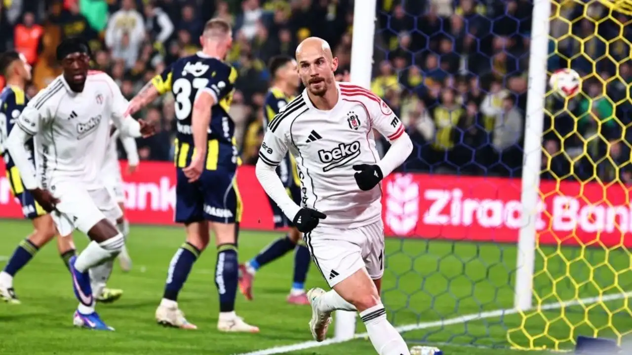 Beşiktaş, Kadıköy’de 90+1’de güldü! Derbide son sözü Cerny söyledi
