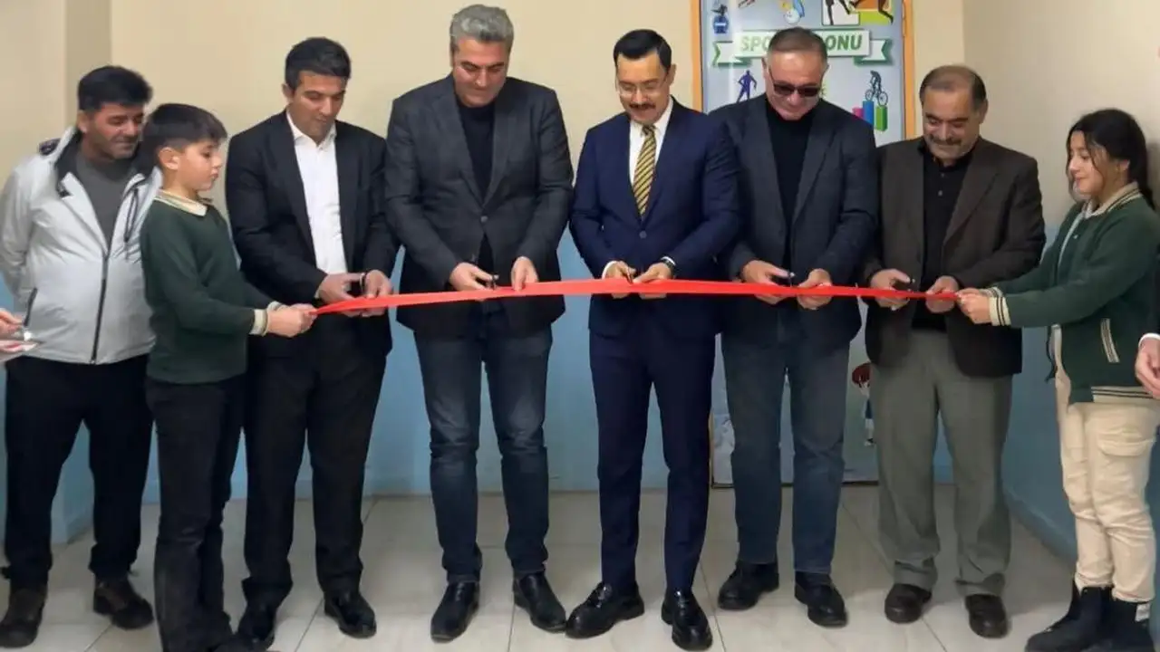 Akyaka’da eğitime ve spora anlamlı destek: Yeni spor odası hizmete açıldı