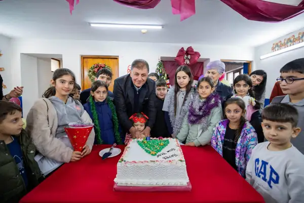 İzmirli çocuklar, yeni yıl etkinliğinde buluştu