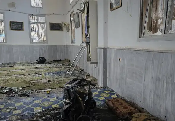 Suriye'de bir camide meydana gelen patlamada üç kişi hayatını kaybetti