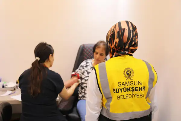 Samsun’da 41 yıllık evli 65 yaş üstü çiftlere sağlık desteği