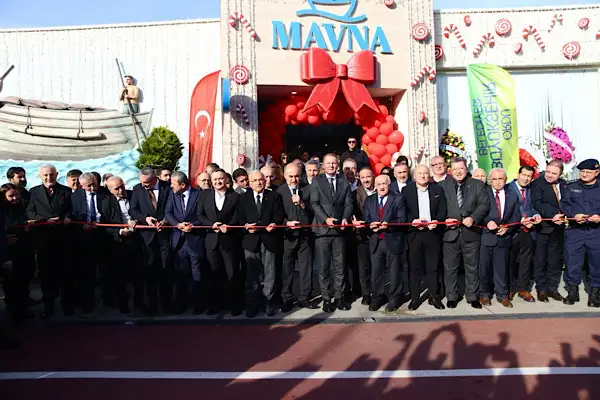 Akyazı Sahili’nde Mavna Kafe hizmete açıldı