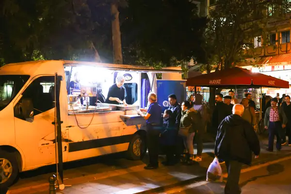 Büyükşehirden lokma ve kandil simidi İkramı