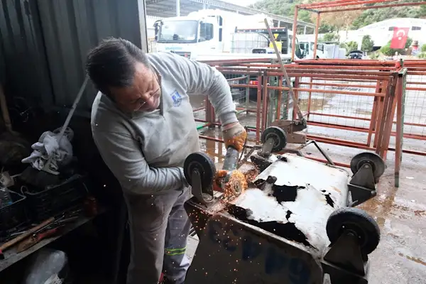 Bodrum’da geri dönüşümle temizlik araç gereçleri üretiliyor