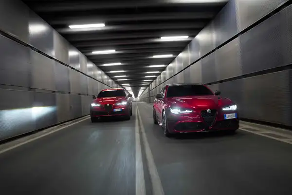 Alfa Romeo, Giulia ve Stelvio Quadrifoglio Collezione'yi tanıttı