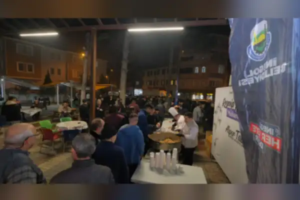 İnegöl'de Regaip Kandili'nde helva ikramı yapıldı