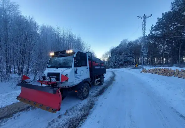 Osmangazi Belediyesi’nden yol genişletme ve tuzlama çalışması