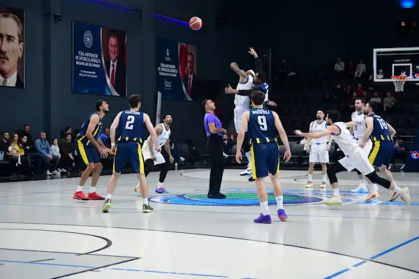 Çayırova Belediyesi, ilk yarıyı galibiyetle tamamladı