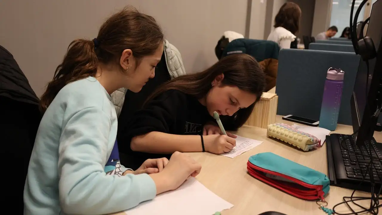 Efeler’de Dijital Gençlik Merkezi eğitimleri başladı