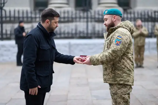 Zelenski, füze kuvvetleri ve topçu birliklerindeki askerleri kutladı