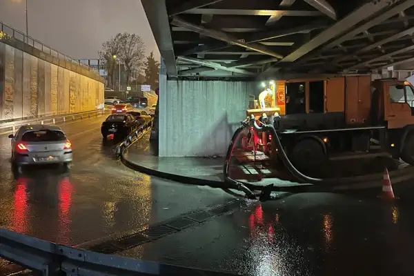 İBB, olumsuz hava koşullarına karşı çalışmalarını sürdürüyor