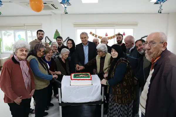 Nilüfer’de yaşlılar yeni yılı erken kutladı