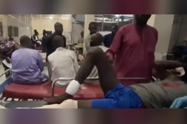 Nijerya'da bir camide meydana gelen bombalı saldırıda beş kişi öldü