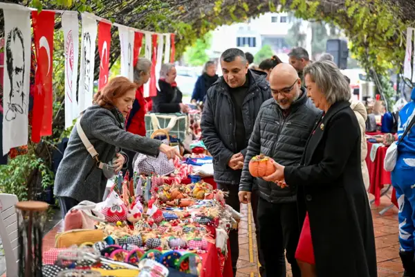 Bornova'da Yılbaşı Hediyelik Eşya Günleri gerçekleşti