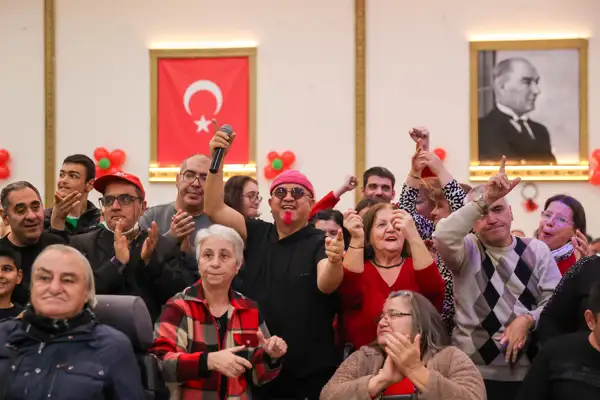 Buca'da engelli bireyler ve aileleri için yeni yıl eğlencesi gerçekleşti