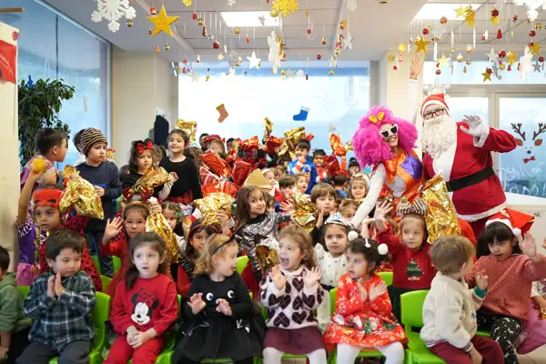 Konyaaltı'nda çocuklar yeni yılı kutladı