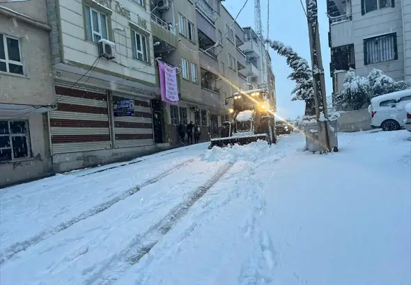 Haliliye'de karla mücadele çalışmaları devam ediyor