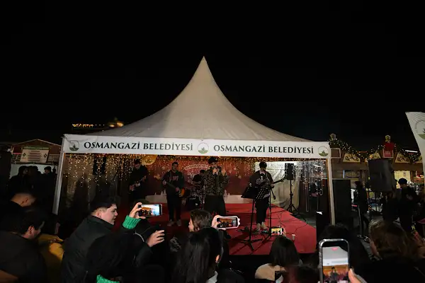 Osmangazi Yeni Yıl Festivali’nde Çizik Grubu sahne aldı
