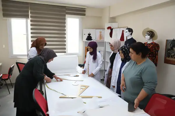 DİSMEK’te müzikten tekstile 15 branşta eğitim