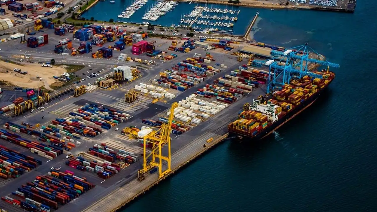 Kasımda ihracat arttı, dış ticaret açığı genişledi