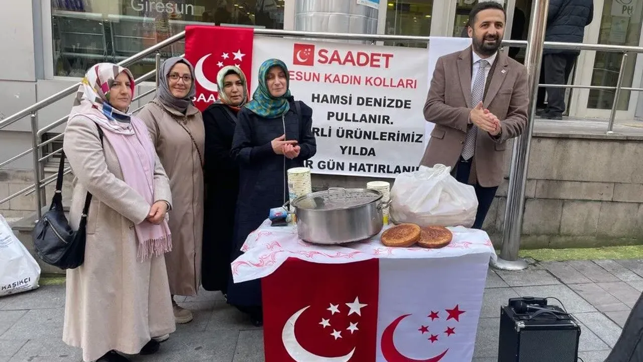 Saadet Partisi’nden ‘Yerli Ürünümüz Hamsi Etkinliği’