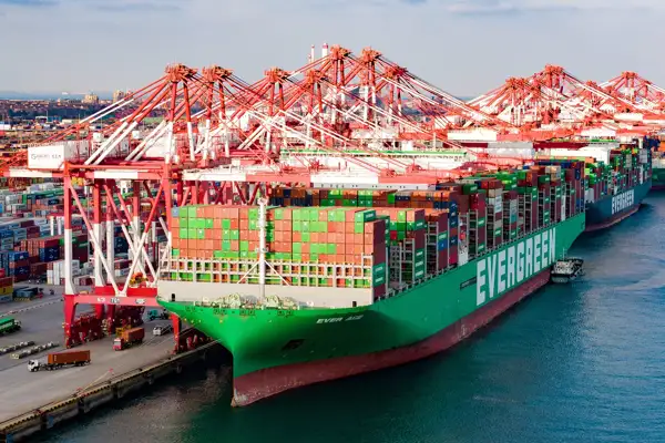 Çin limanlarında yük işlem hacmi yüzde 4,4 arttı