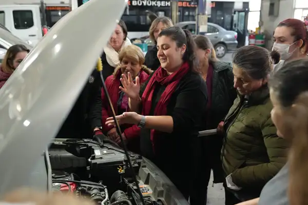 Eskişehir’de kadınlara yönelik araba bakım kursu 