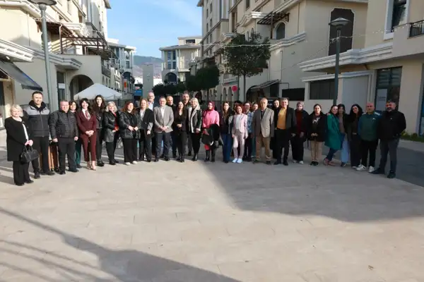 Başkan Gökçe, Körfezkent Çarşı esnafı ile buluştu