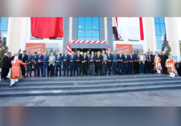 Başkan Altay, Güzelyurt Belediyesi Yeni Hizmet Binasının açılışına katıldı