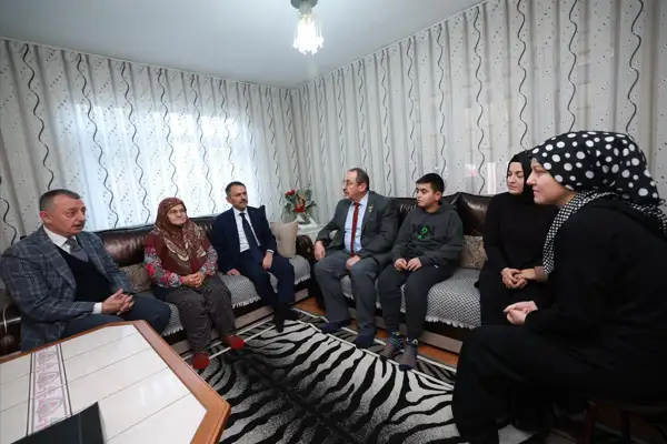 Vali Aktaş ve Başkan Büyükakın'dan şehit ailelerine yılbaşı ziyaretleri