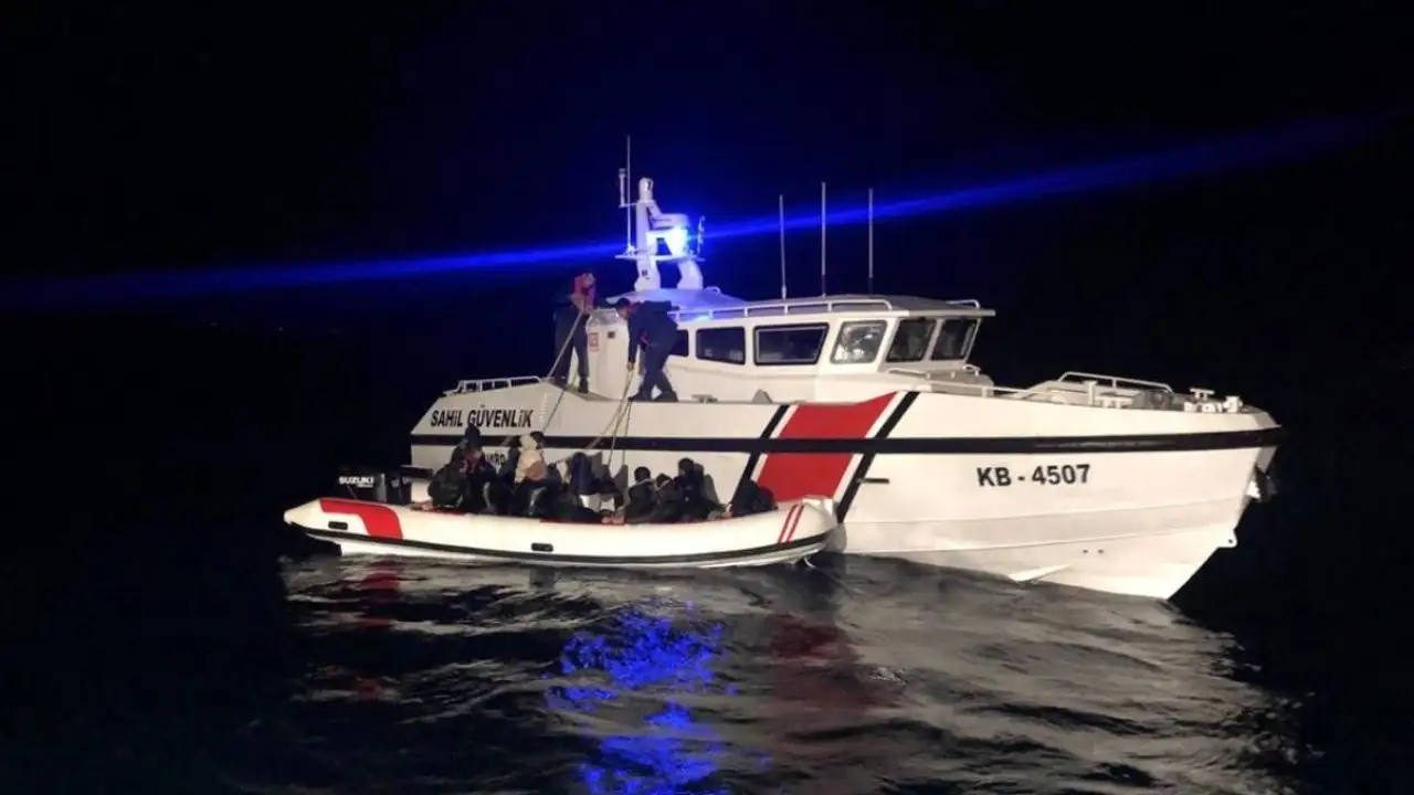 İzmir'de 99 düzensiz göçmen yakalandı