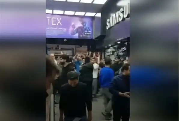 Tahran'da döviz krizine karşı protestolar devam ediyor