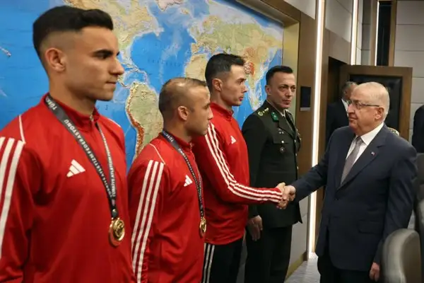 Bakan Güler, TSK Spor Gücü Kır Koşusu Takımı’nı kabul etti