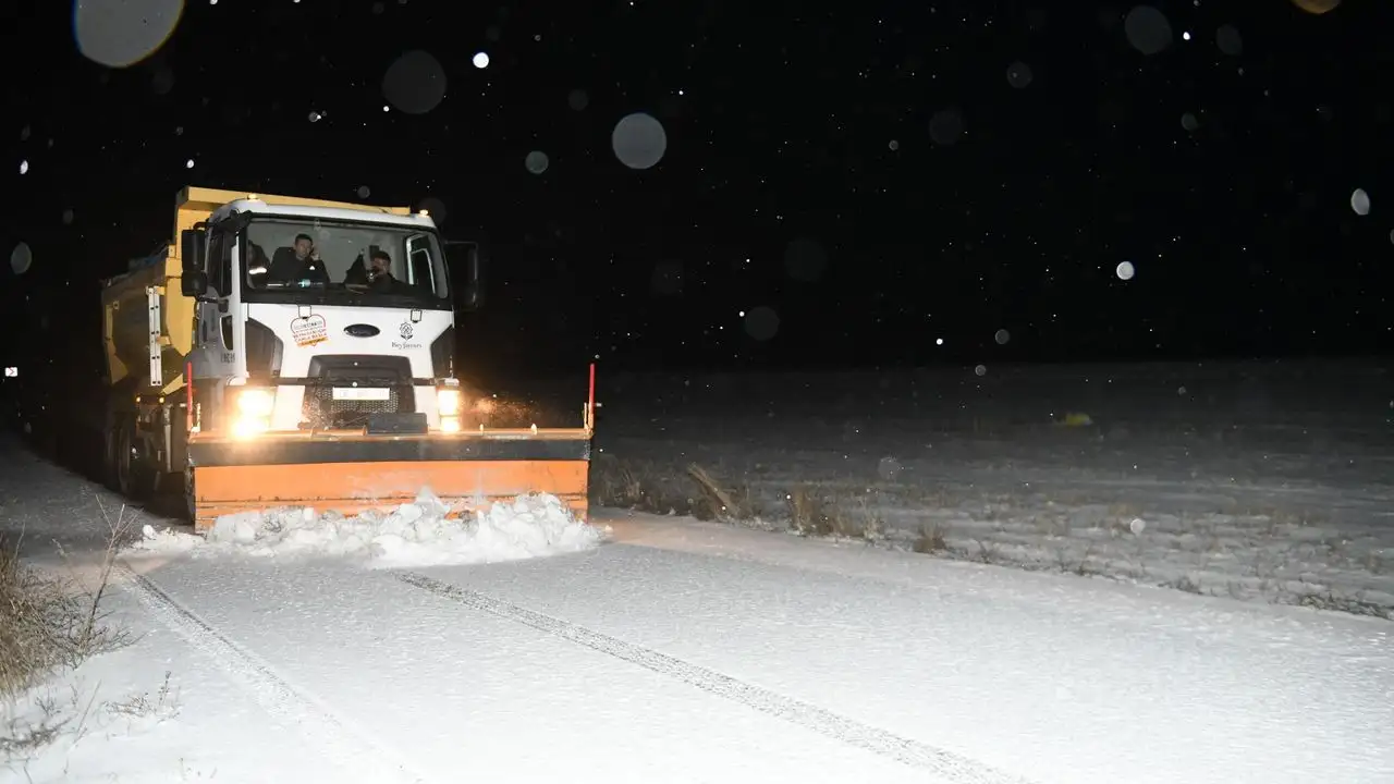 Beypazarı’nda kar yağışı dolayısıyla kapalı yol yok