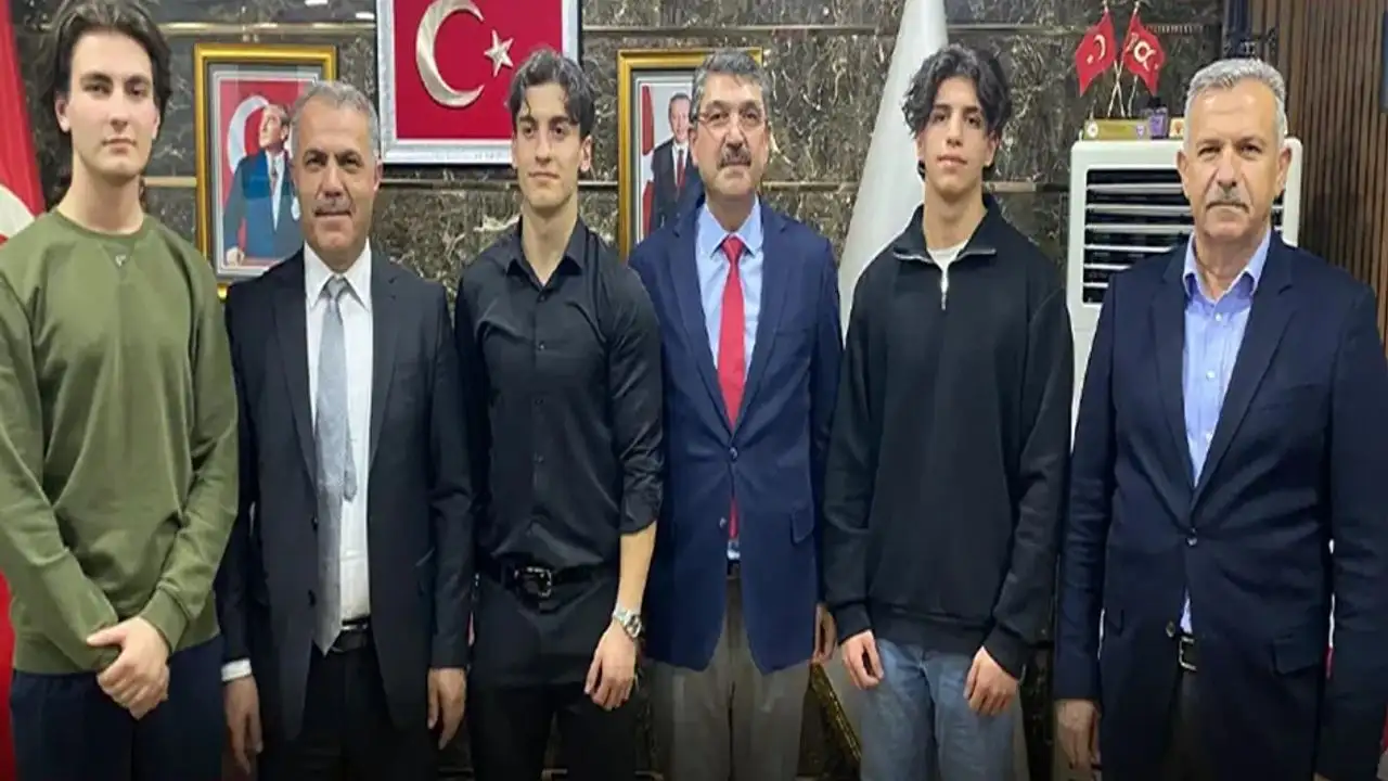 Batmanlı öğrencilere ABD yolculuğu öncesi bilgisayar desteği