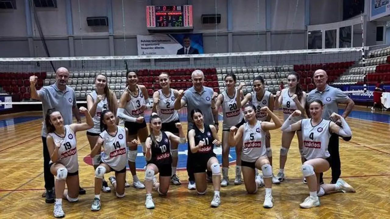 Söke'nin kızları İzmir'de galibiyetle döndü