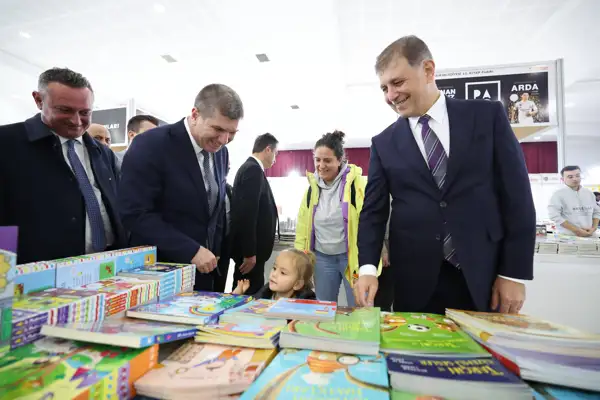 Başkan Tugay, 13. Burdur Kitap Fuarı’na katıldı