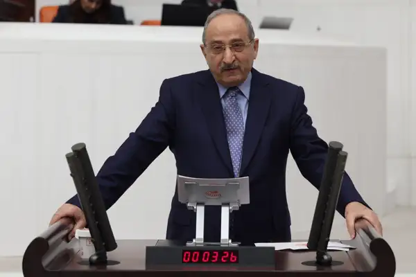 Yılmaz: Türkiye'de sağlık sistemi bir alarm veriyor