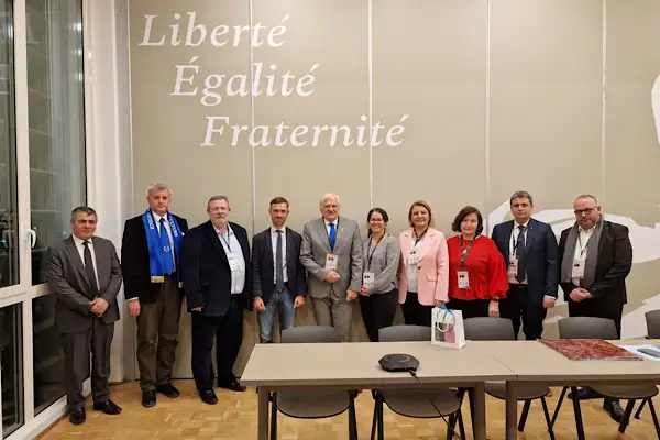 İzmit Sanat Akademisi Fransa’da folklor başarısı elde etti