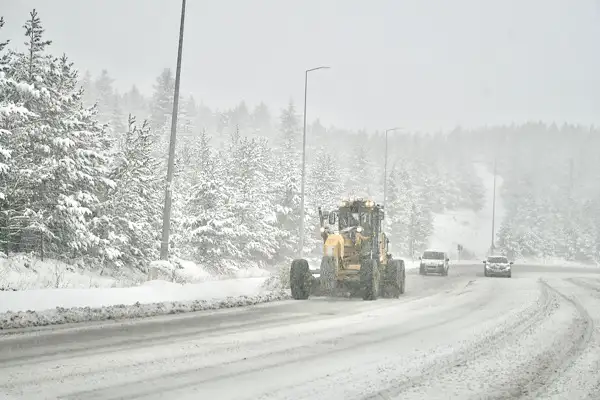 Kayseri’de karla mücadele çalışmaları sürdü