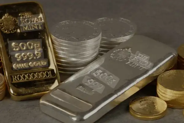 ABD vadeli piyasada altın ve gümüş fiyatları Fed öncesinde hafif geriledi