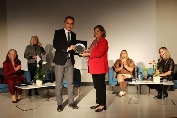 Kepez’de “Güçlü Kadınlar, Güçlü Yarınlar” konuşuldu