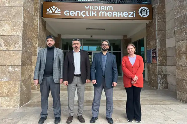 Başkan Yıldırım'dan Karapınar Yıldırım Gençlik Merkezi’ne ziyaret