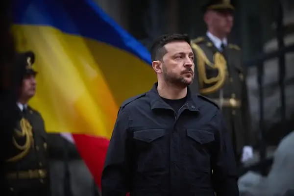 Zelenski: Cephe hattındaki birliklerimizi güçlendirmeye devam ediyoruz